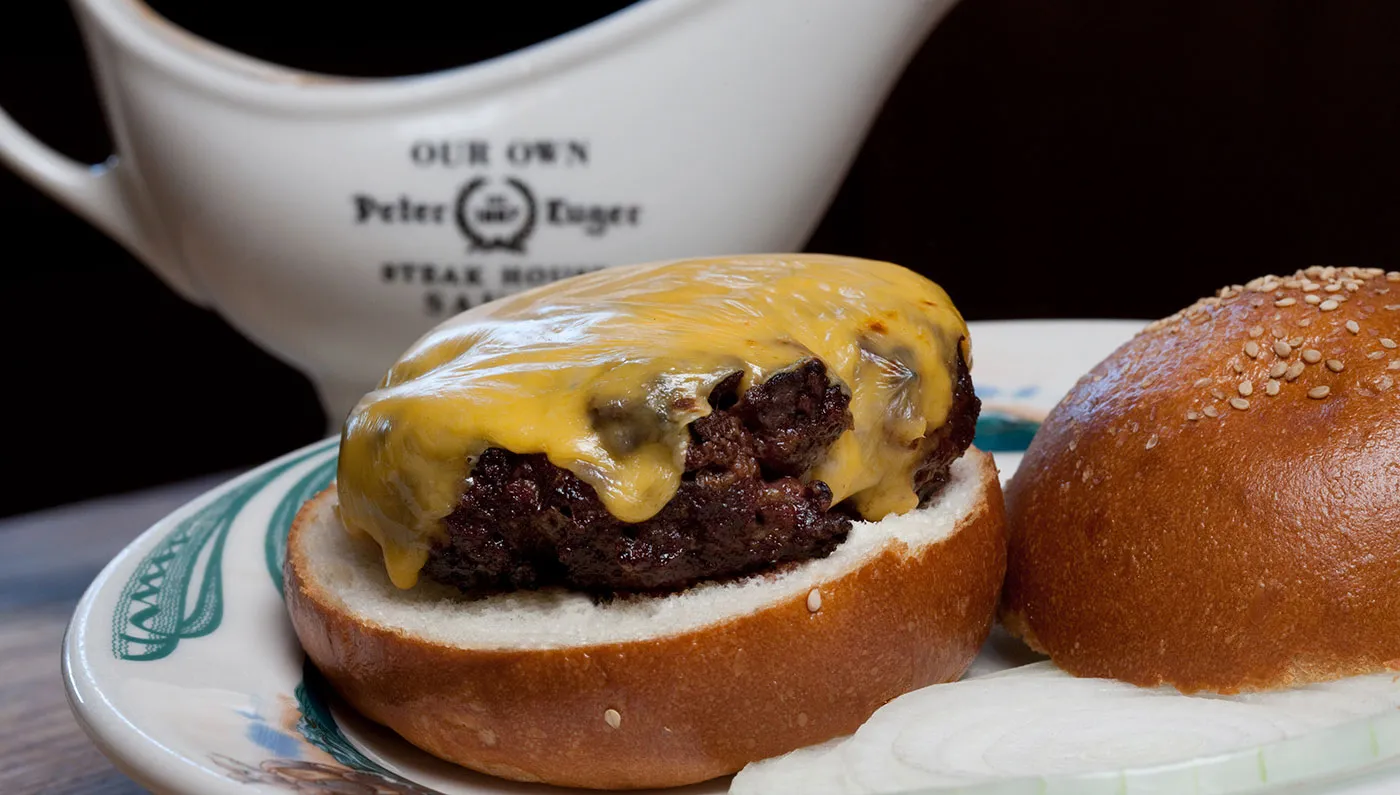 Luger Burger, Peter Luger Steakhouse (บรูคลิน)