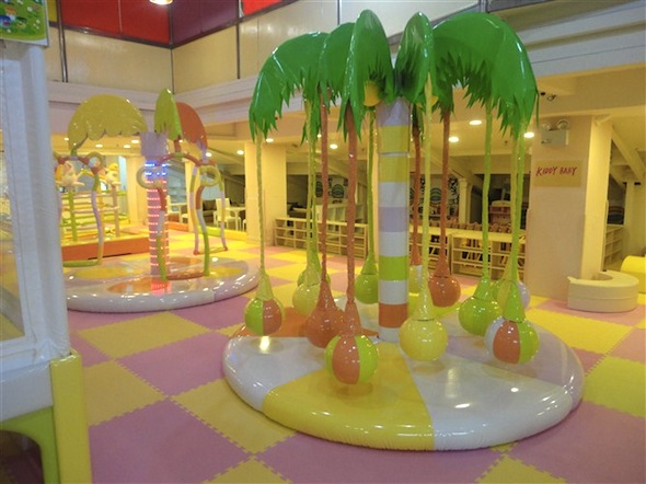 Kiddy Fun in Turf City: การเล่นสีพาสเทลอันเงียบสงบ (ชนิด)!