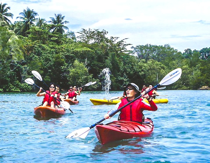 พายเรือคายัคที่ดีที่สุดในสิงคโปร์กับเด็กๆ: เช่าเรือแคนูและเรือคายัค และพายเรือคายัคที่ไหน